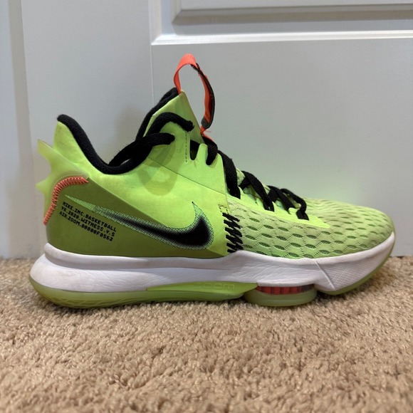 Nike LeBron Witness 7 Basketball Shoes Neon Green Black Athletic Mens 8.5‎ - Picture 1 of 8